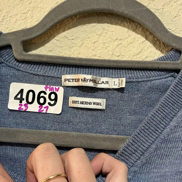 Peter Millar Blue Merino Wool V Neck Sweater Men Large Flag Embroidered USA Flaw - Picture 5 of 6